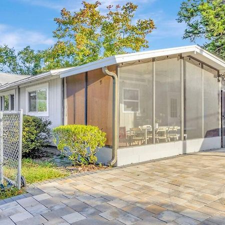 Cozy Bungalow With Patio & Grill, Private And Location Тампа Екстериор снимка